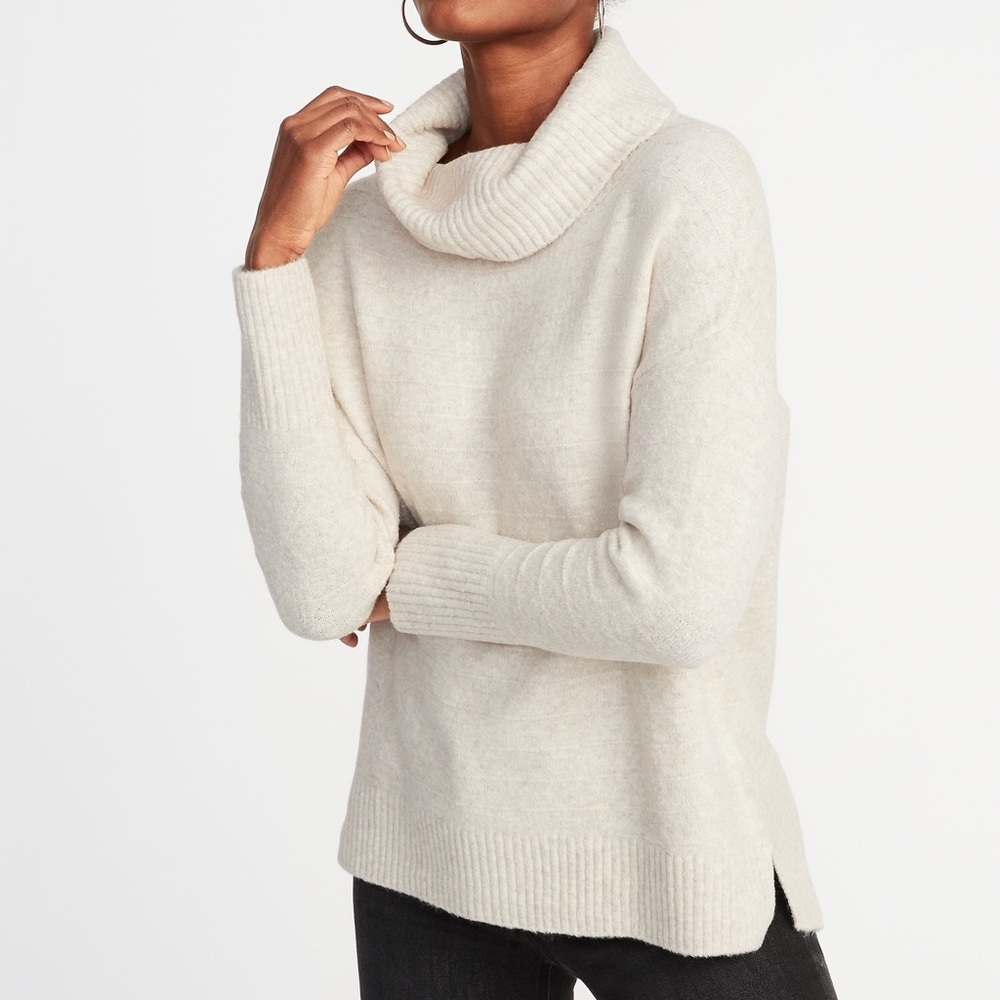 Old Navy Cream Turtleneck Sweater - small tall